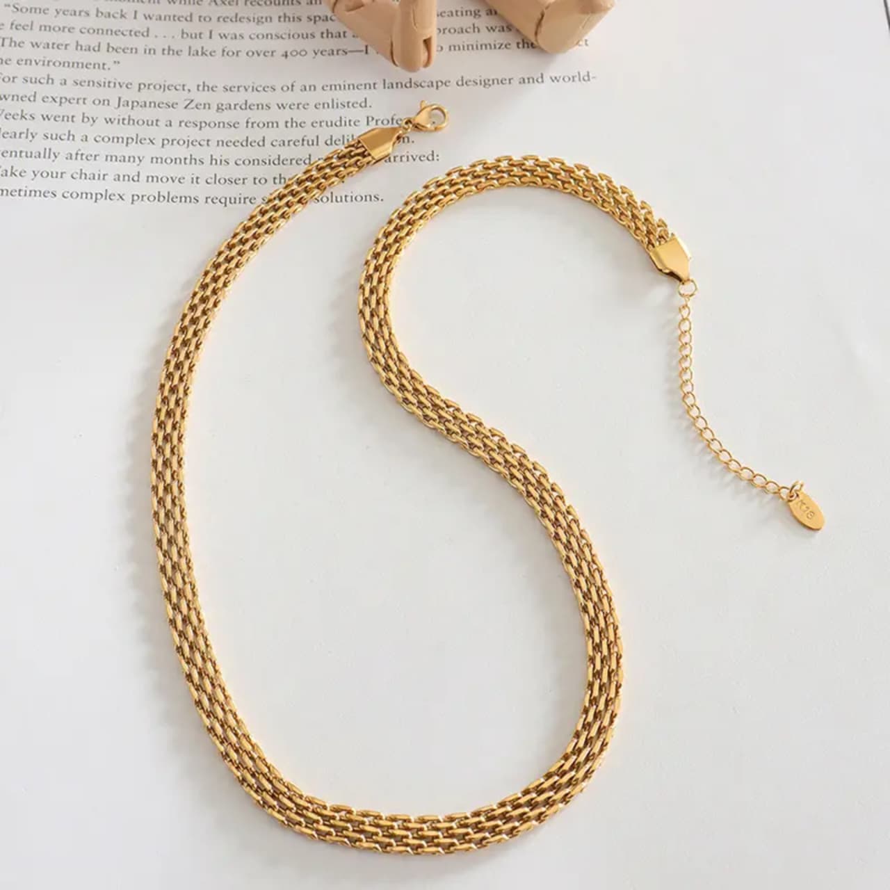 Artificial jewelleryAKaccessories