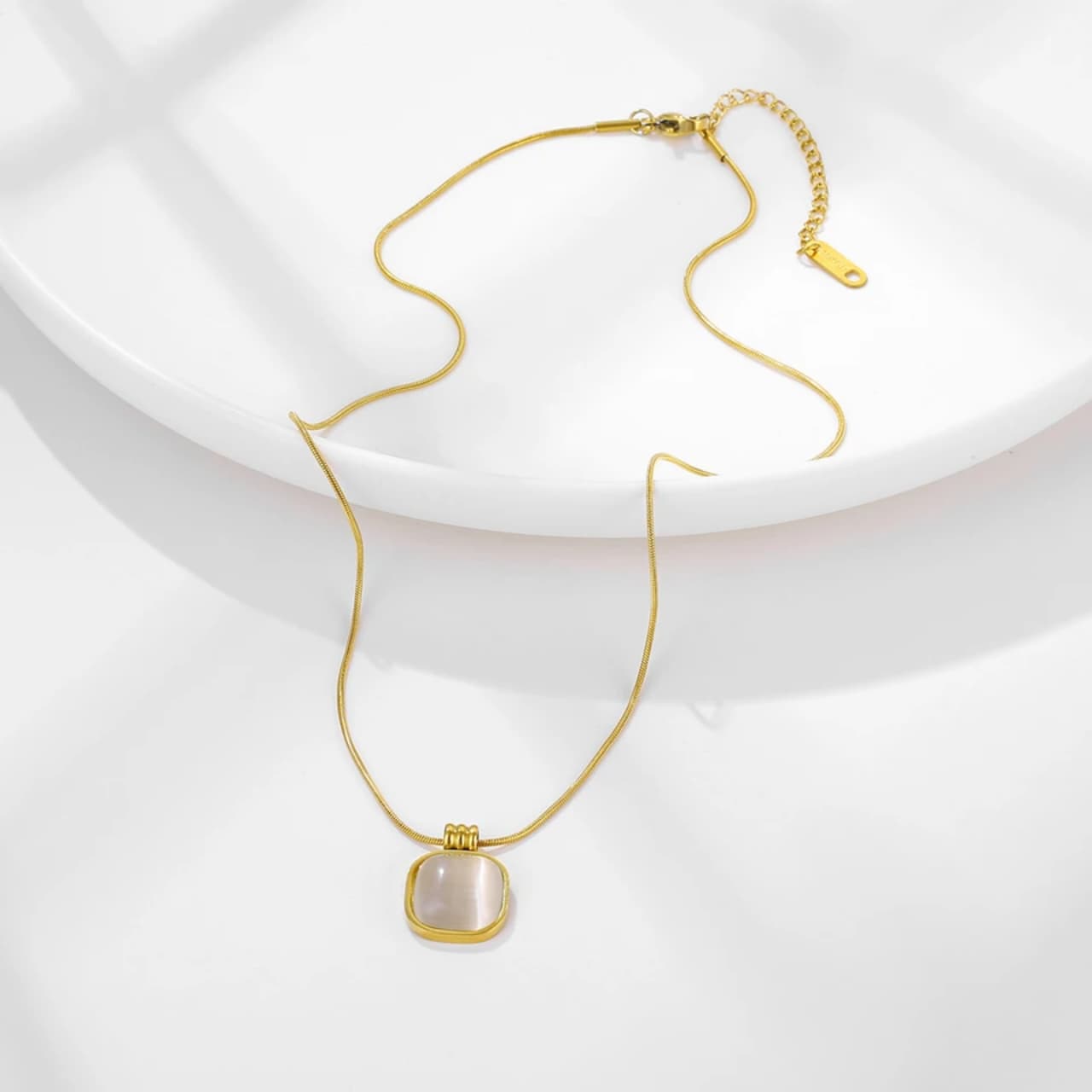 Artificial jewelleryAKaccessories