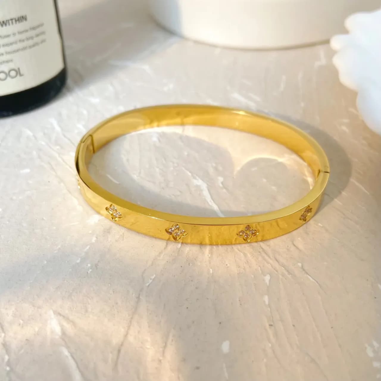 Four Zircone Bangle