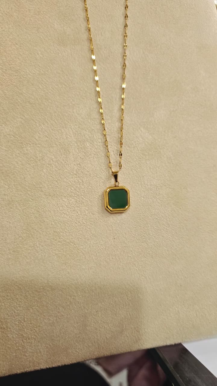 New green Necklace