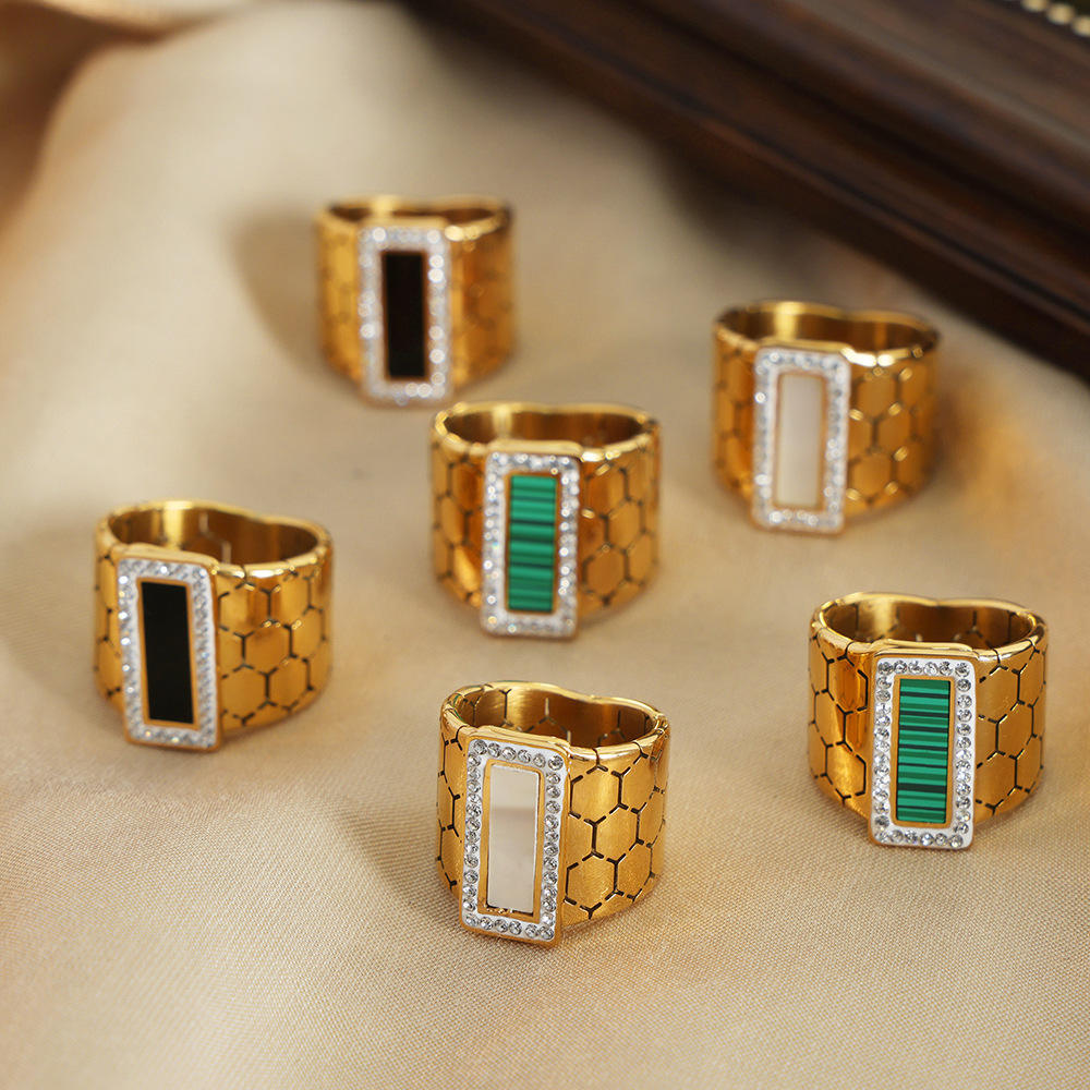 Luxury ring Adjustable size