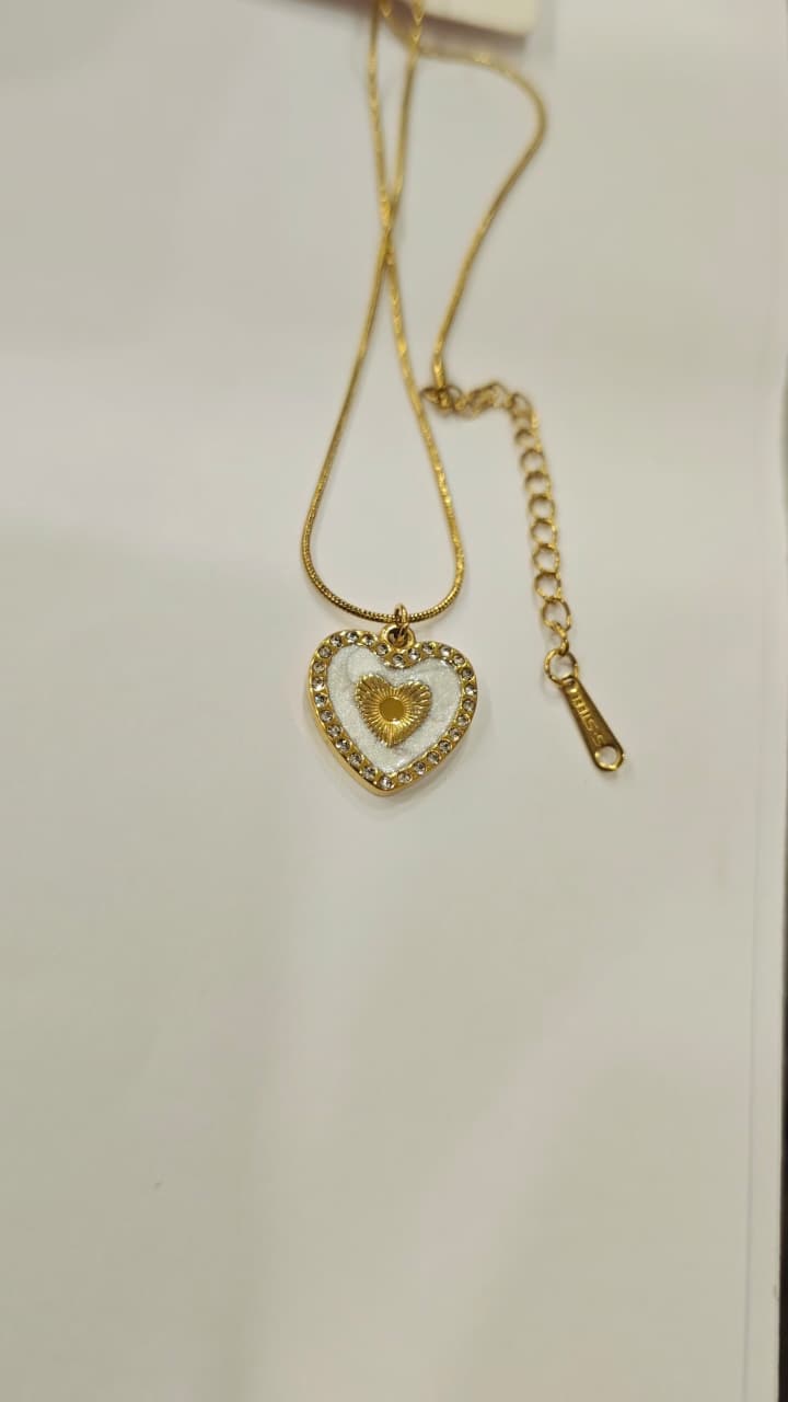 Zircon heart necklace