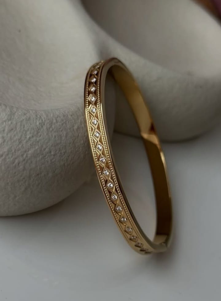 Eyes Zircon Bengle