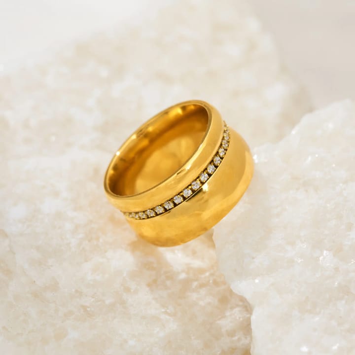 Artificial jewelleryAKaccessories