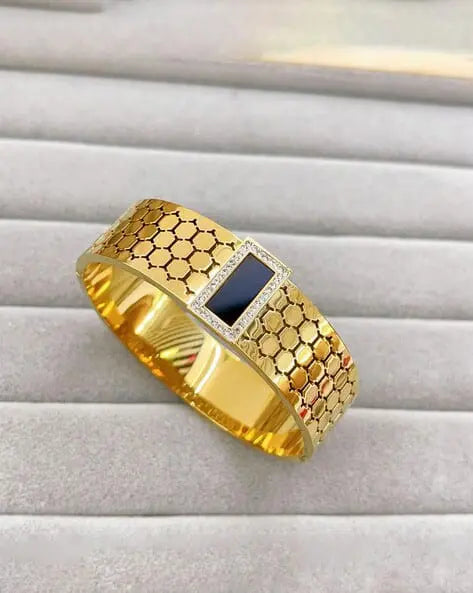 Artificial jewelleryAKaccessories