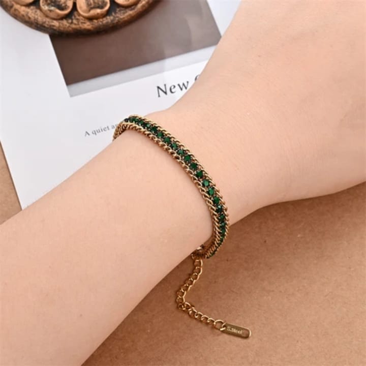 Artificial jewelleryAKaccessories