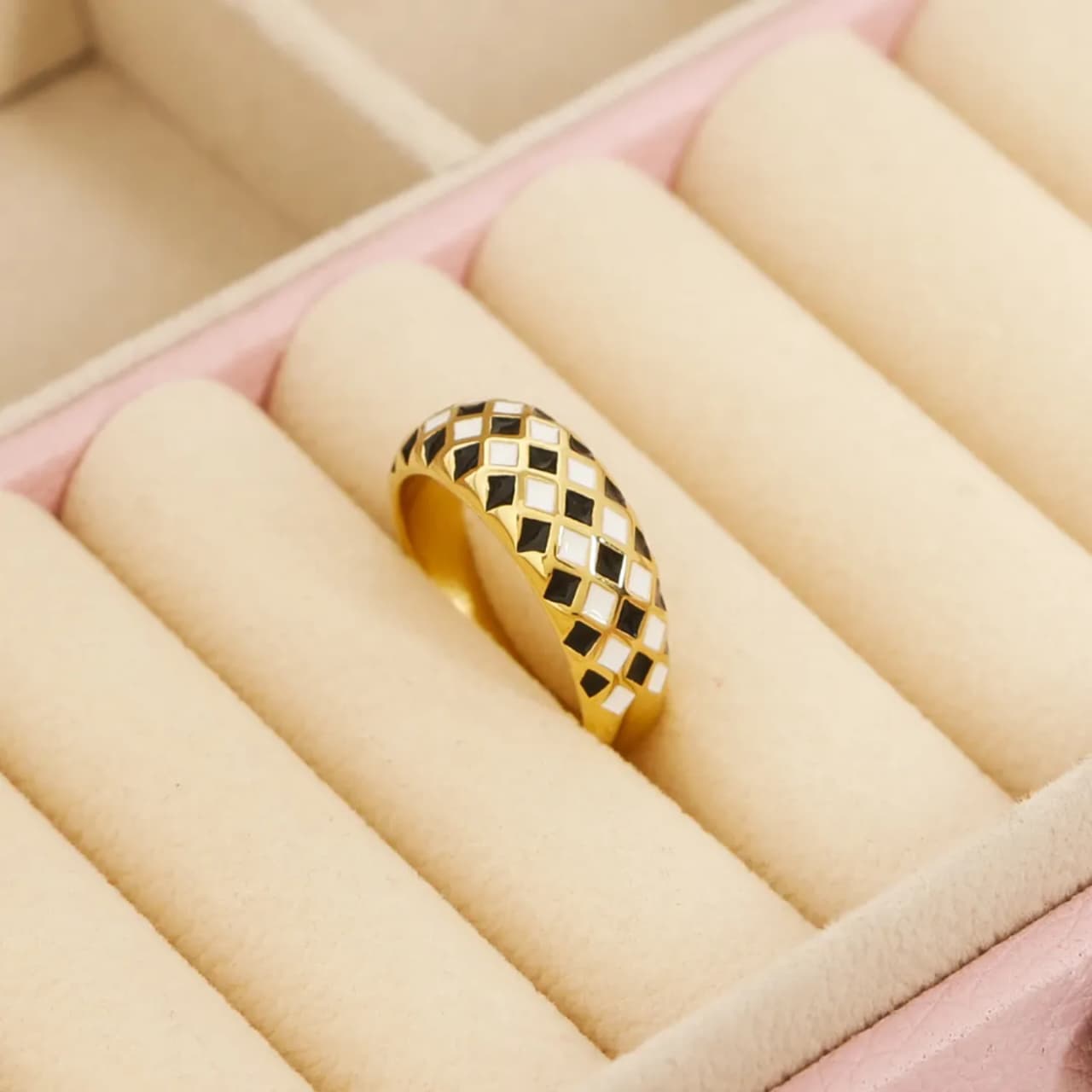 Chess rings