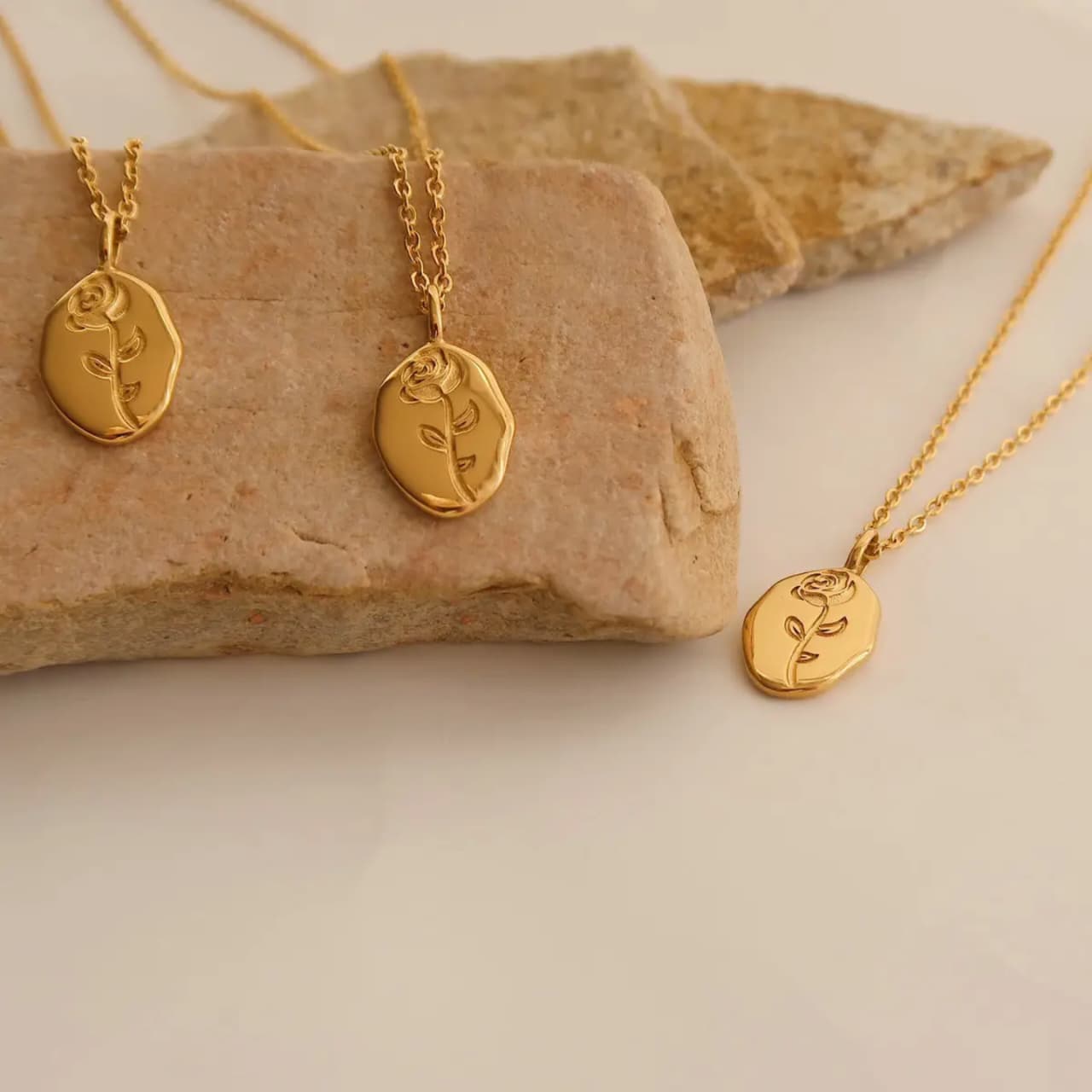 New  Rose gold Plated necklace