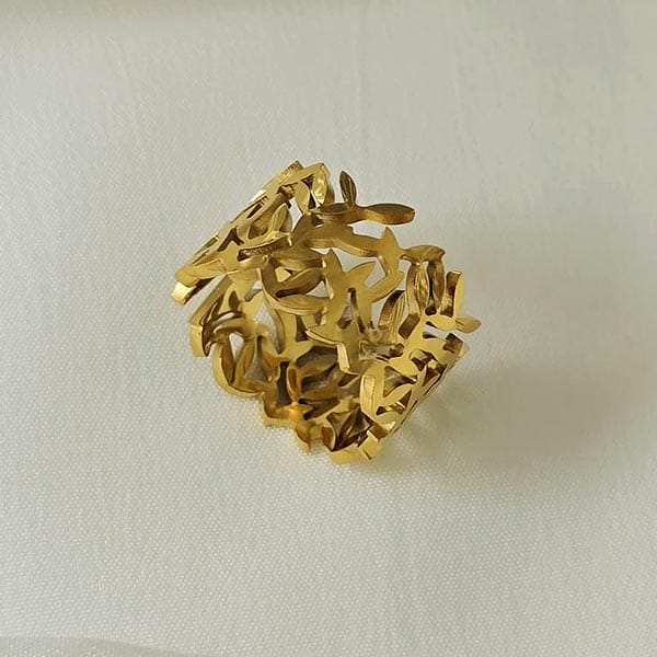 Lilly Hollow Leaf Ring