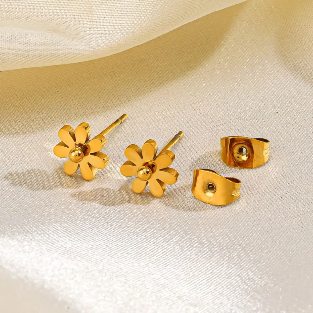 Flower studs