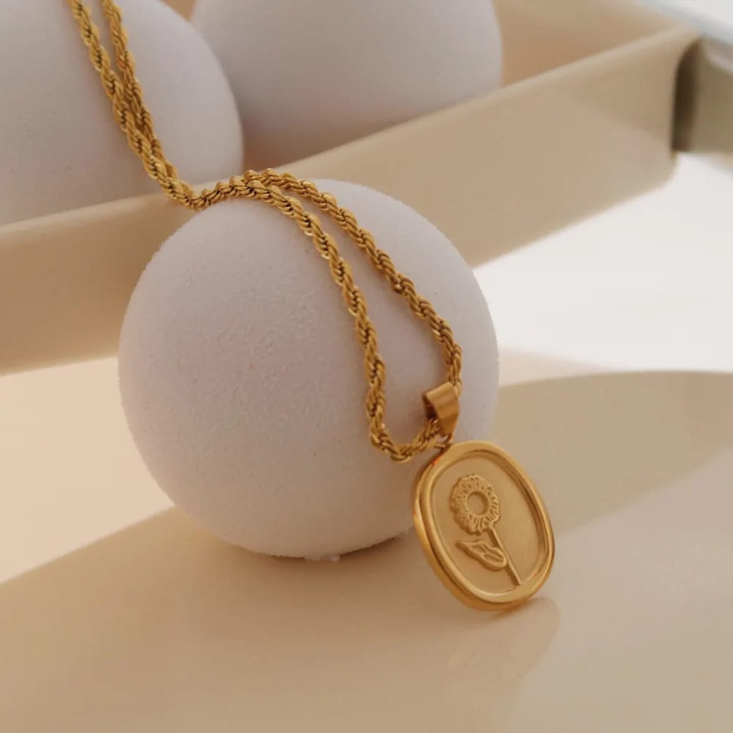 Rose rope Necklace