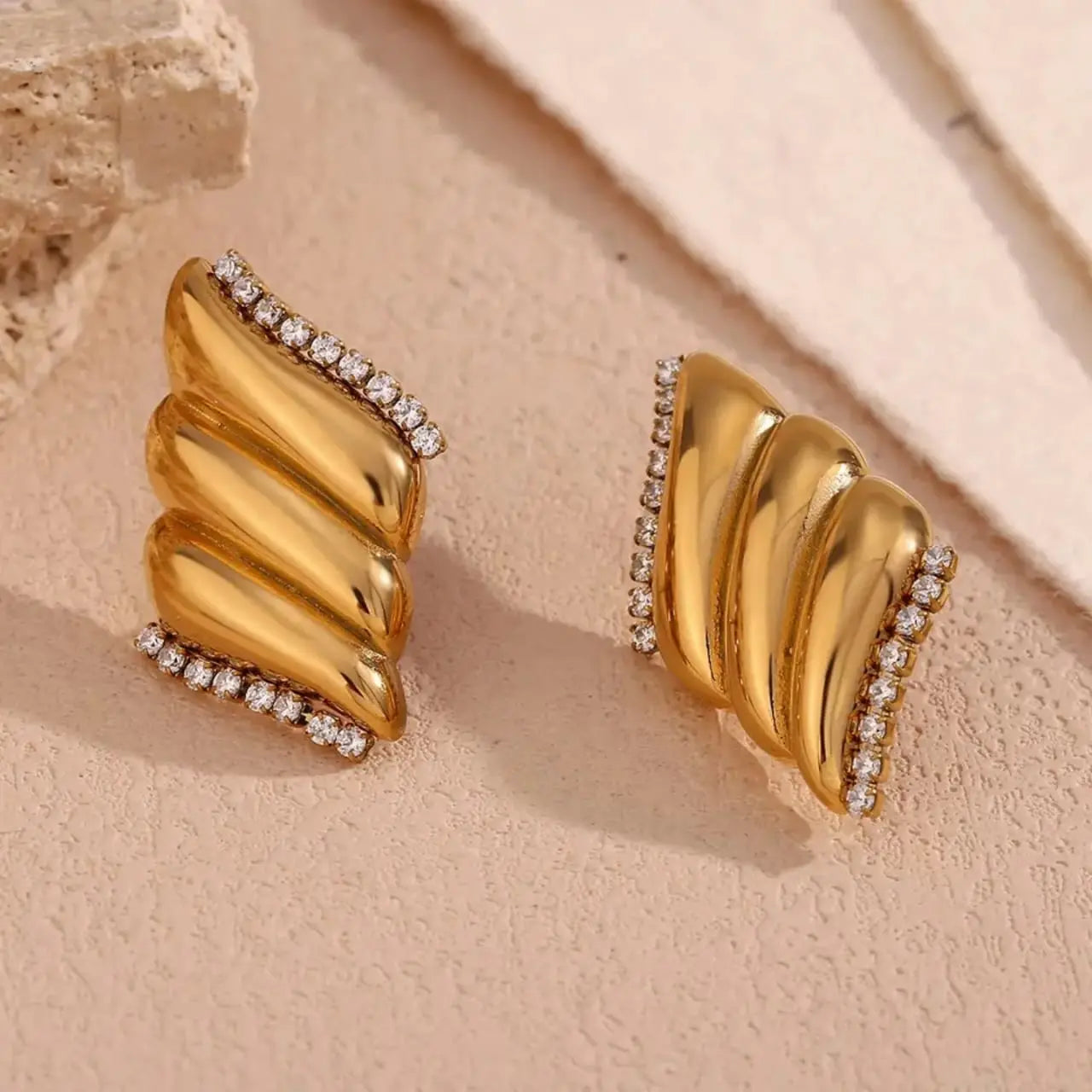 Artificial jewelleryAKaccessories