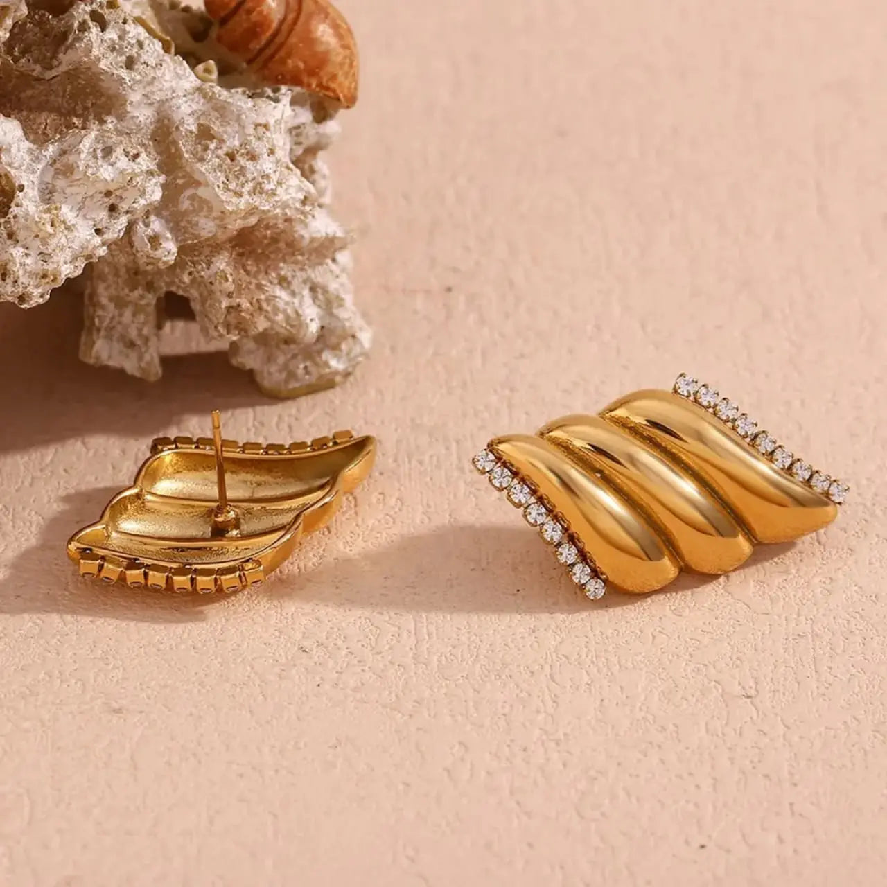 Artificial jewelleryAKaccessories