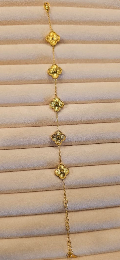 Artificial jewelleryAKaccessories