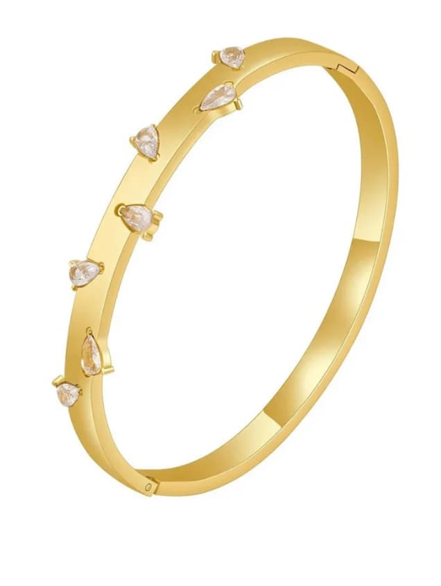 Artificial jewelleryAKaccessories